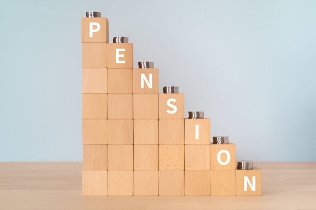 are 401 k retirement plans more expensive than government pensions