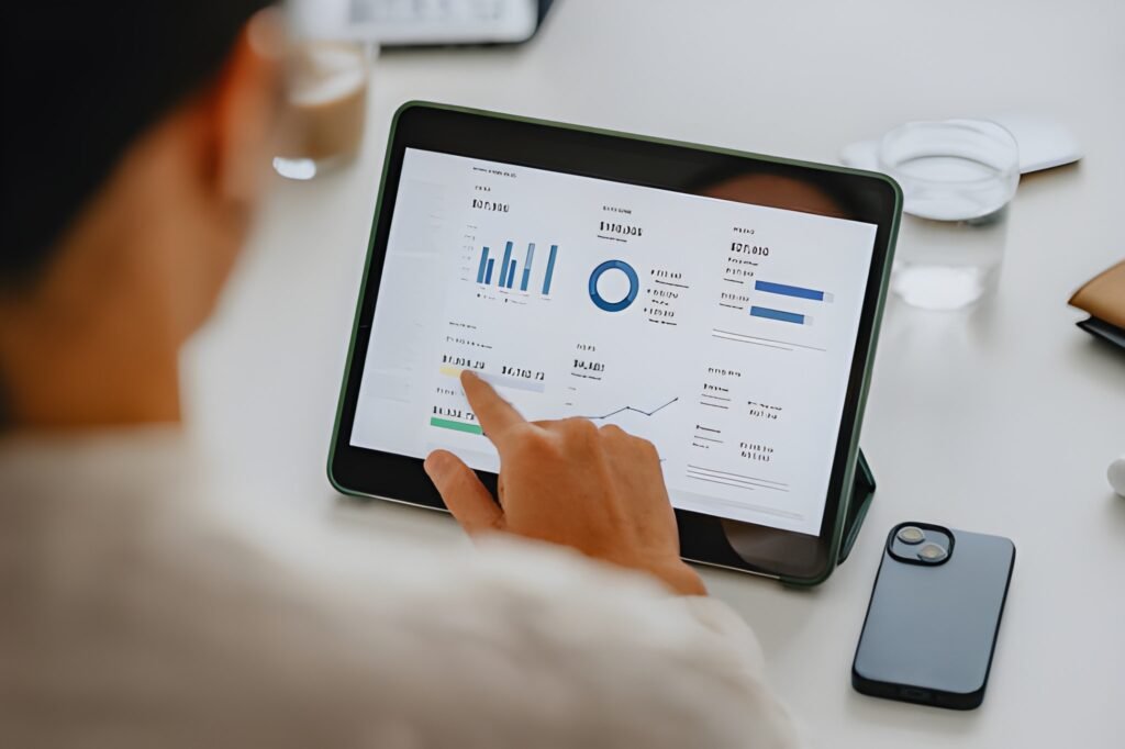 The Contrarian's Edge Identifying the Optimal Time to Invest in a Growth Company