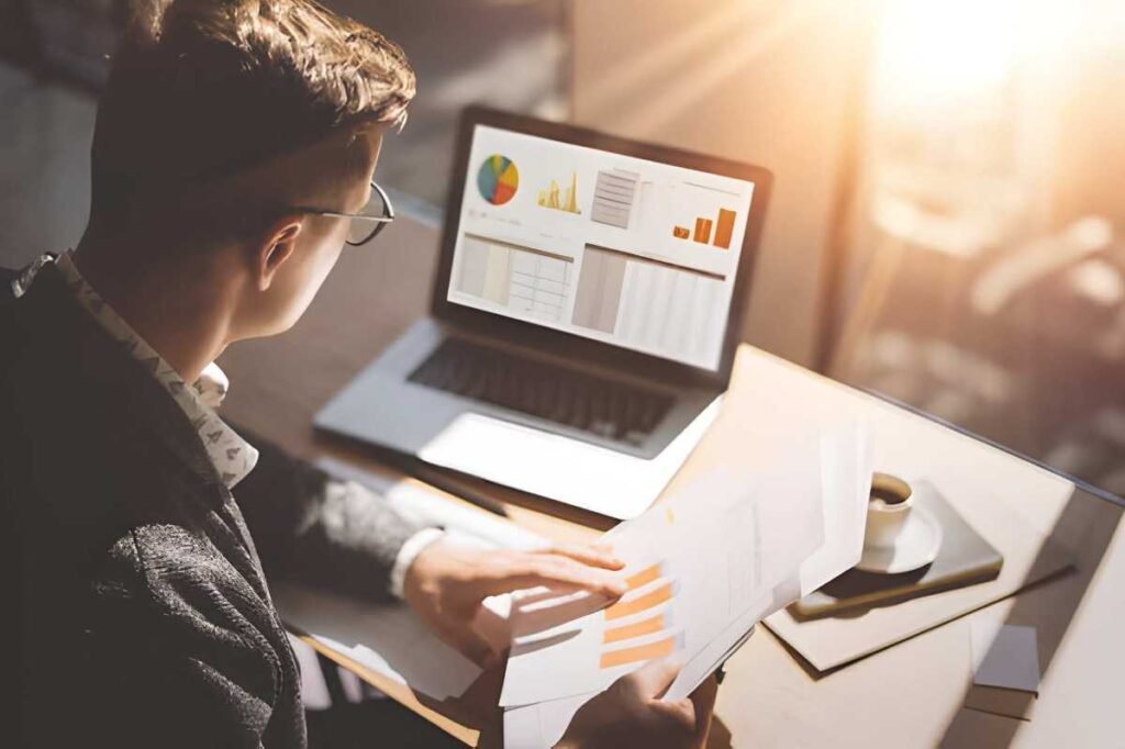 Cheapest Way to Invest in Index Funds Maximizing Returns with Minimal Costs