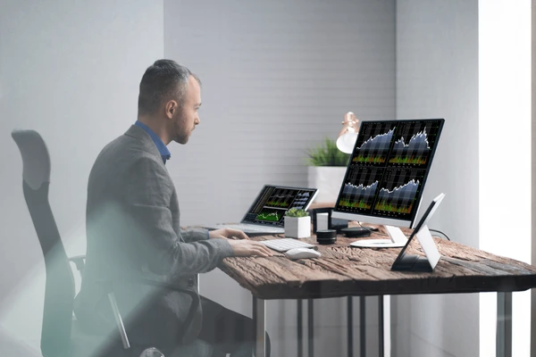 Best Brokers for Algorithmic Trading Features, Platforms, and Comparison